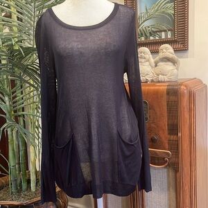 RETRO-ology M very light sheer navy long  sleeve asymmetrical top with pockets